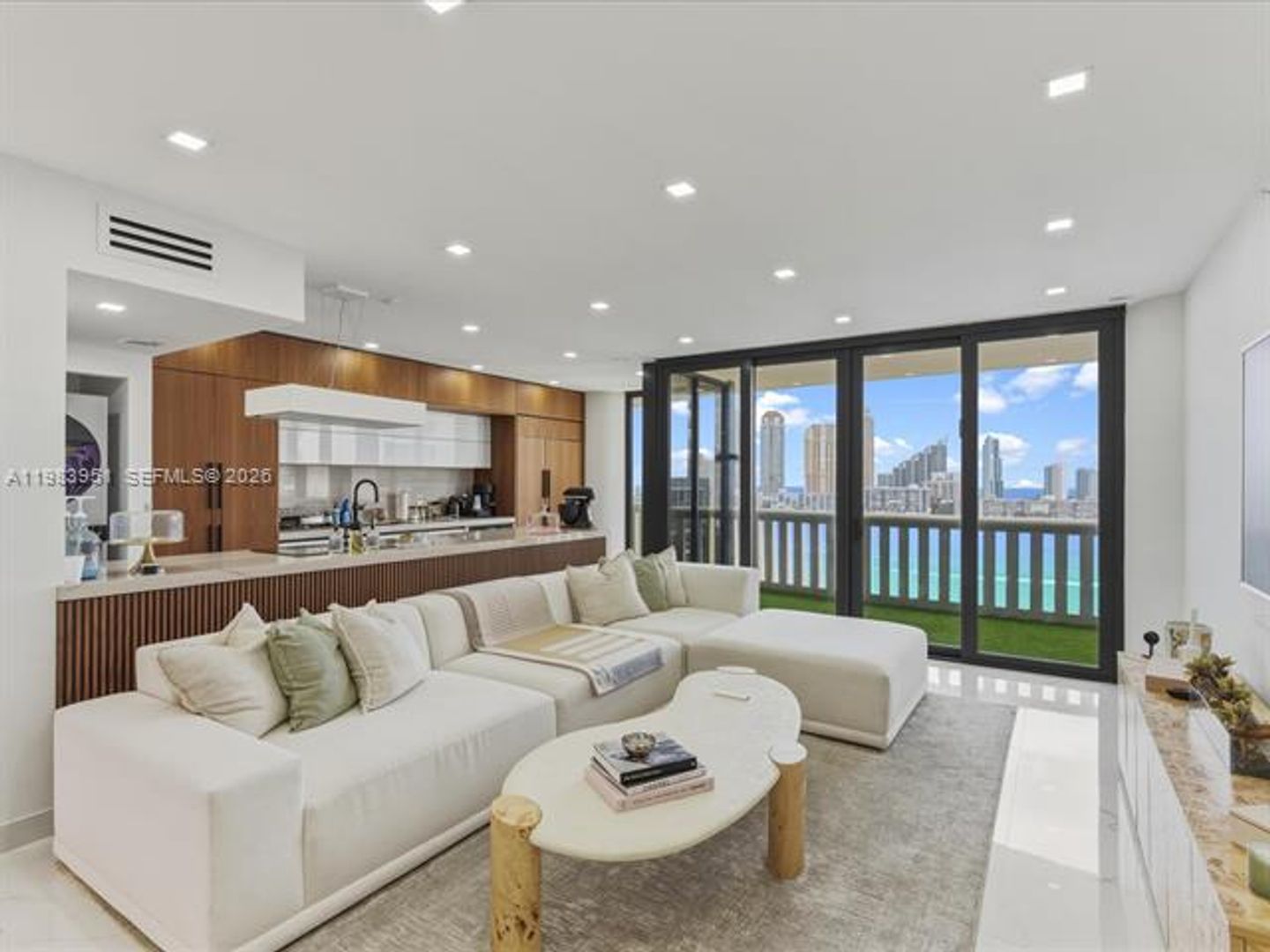 AVENTURA Apartment: 3000 Island Blvd # 1501