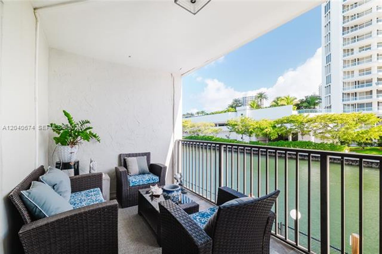 North Miami Beach Condo: 3745 NE 171st St cu-27