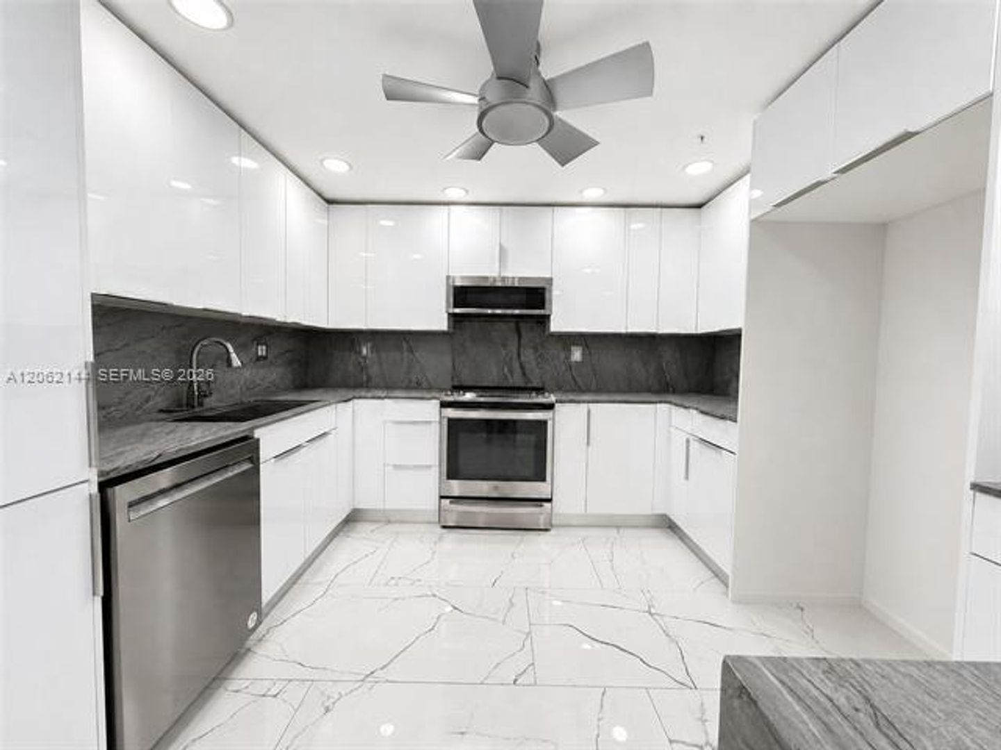 Sunny Isles Beach Condo: 290 174th St cu-1005