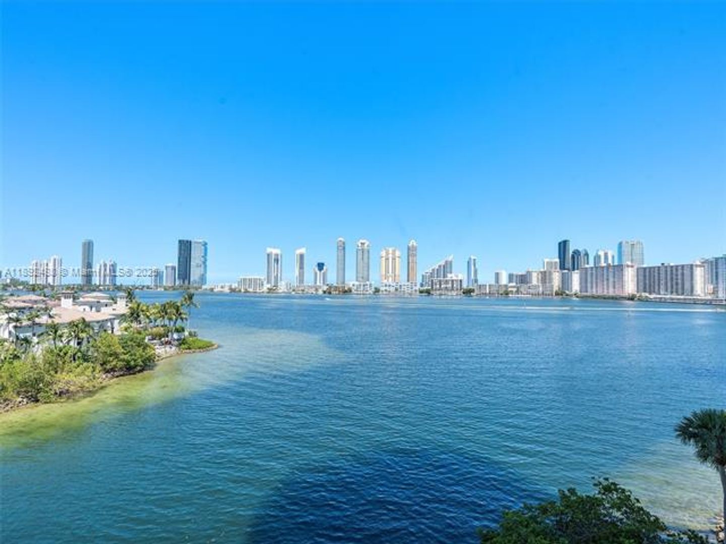 AVENTURA Apartment: 4000 Island Blvd unit 606