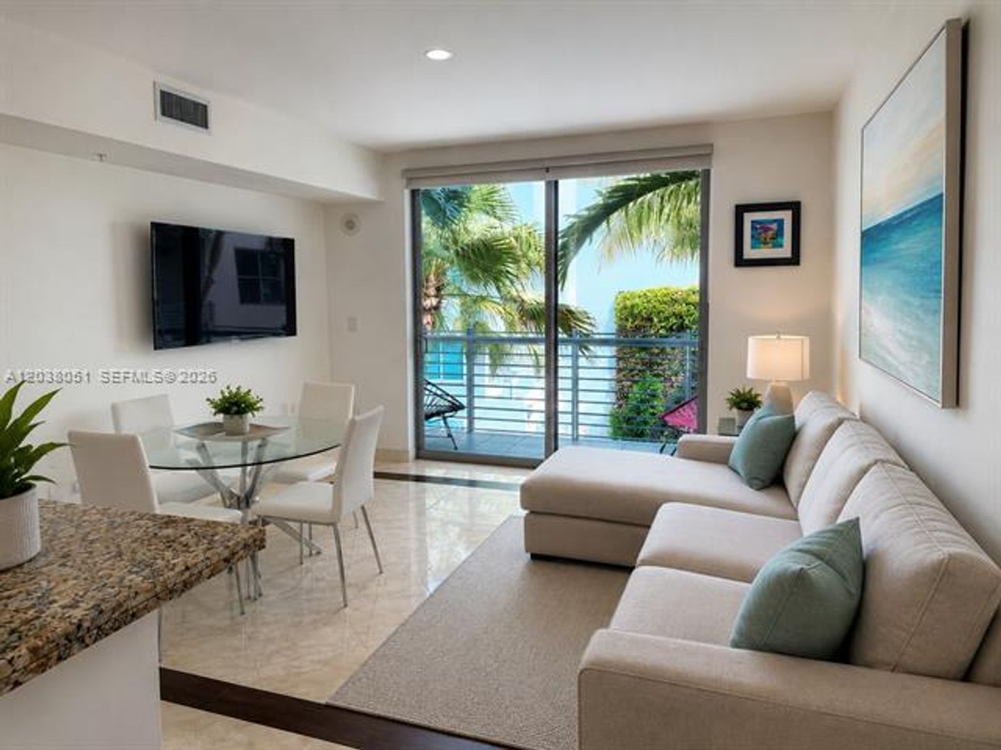 Miami Beach Condo: 110 Washington Ave cu-1512