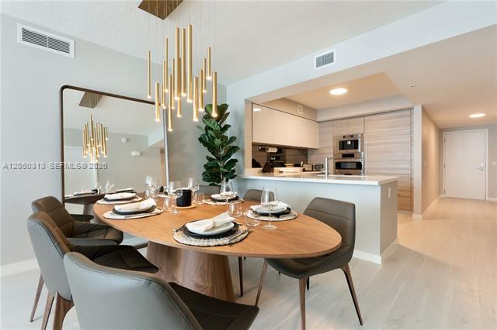 Sunny Isles Beach Condo: 330 Sunny Isles Blvd cu-5-1404
