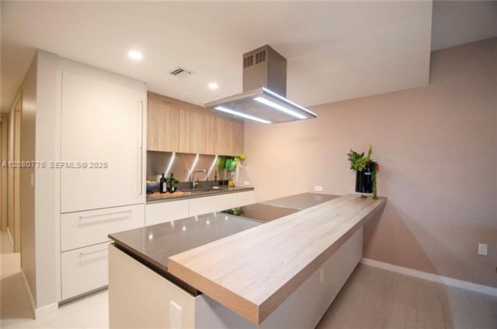 Miami Condo: 1000 Brickell Plz cu-4207