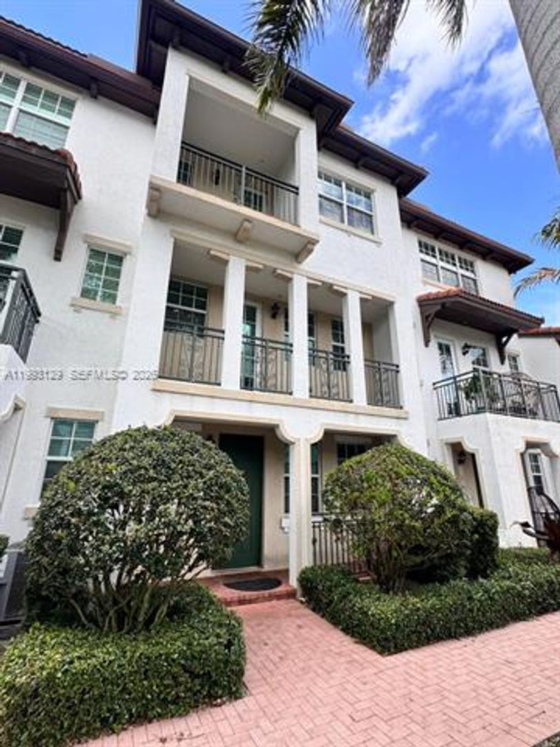 MIRAMAR Townhome: 11980 SW 29th St th 11980