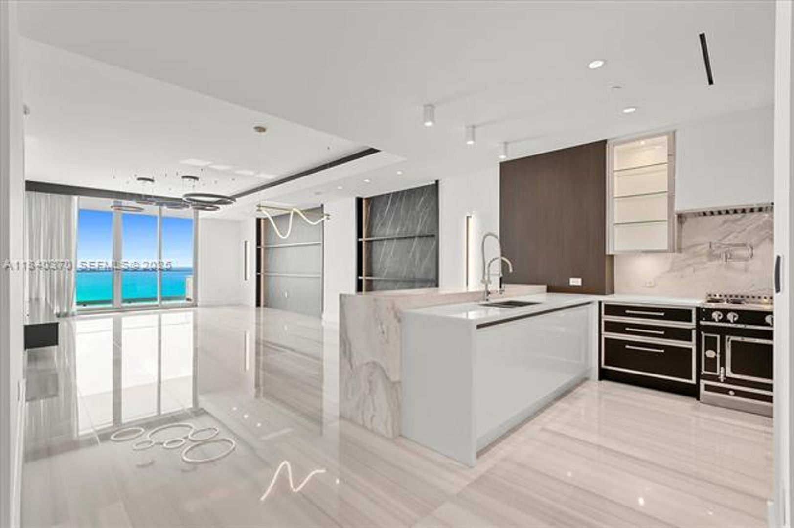 SUNNY ISLES BEACH Apartment: 17901 Collins Ave appt 2102