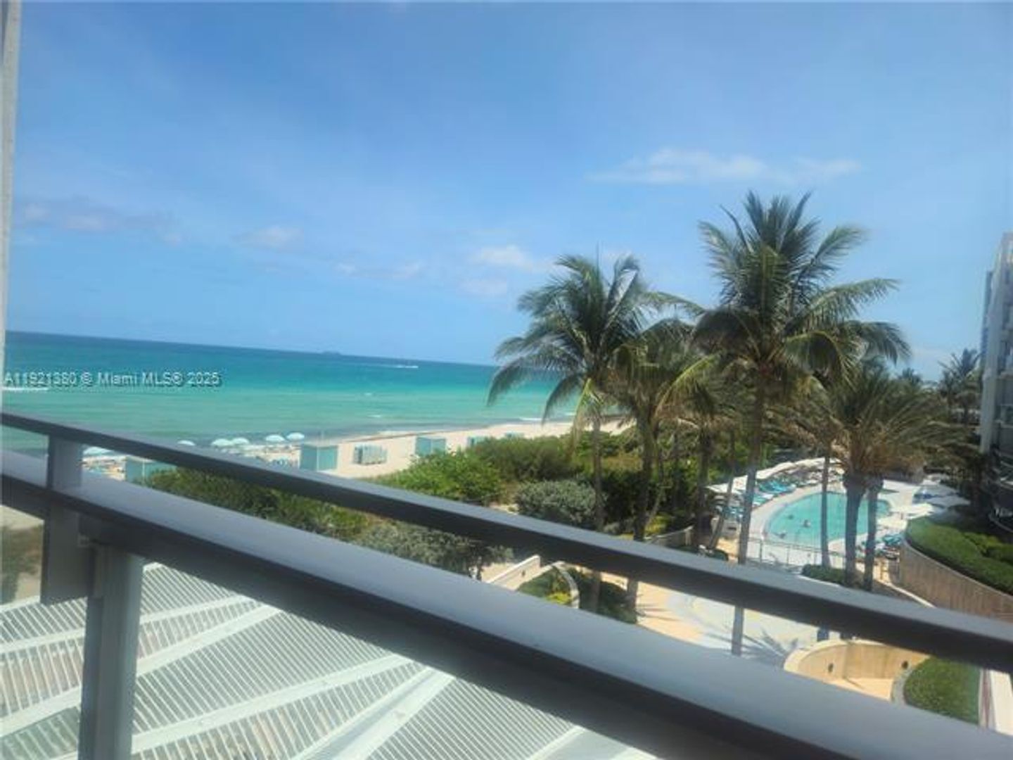 MIAMI BEACH Apartment: 6801 Collins Ave appt 320