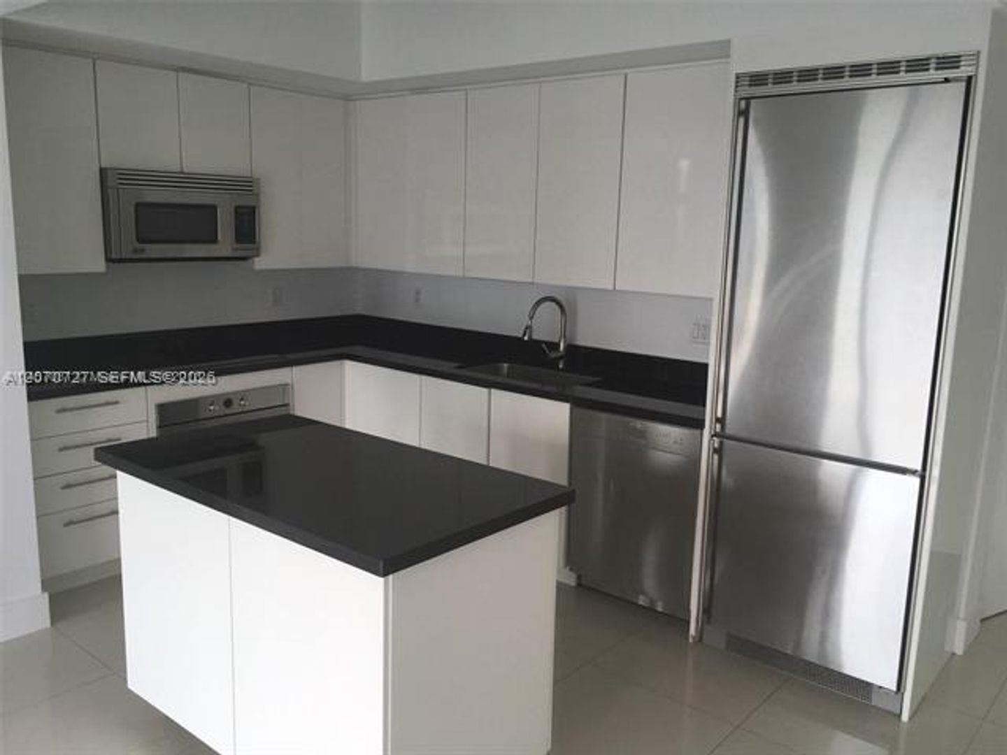 Miami Condo: 92 SW 3rd St cu-3402