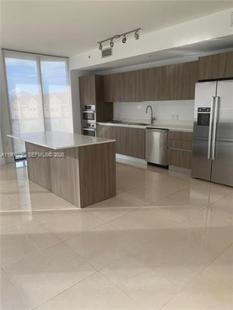 MIAMI Apartment: 201 SW 17th Rd unit 701