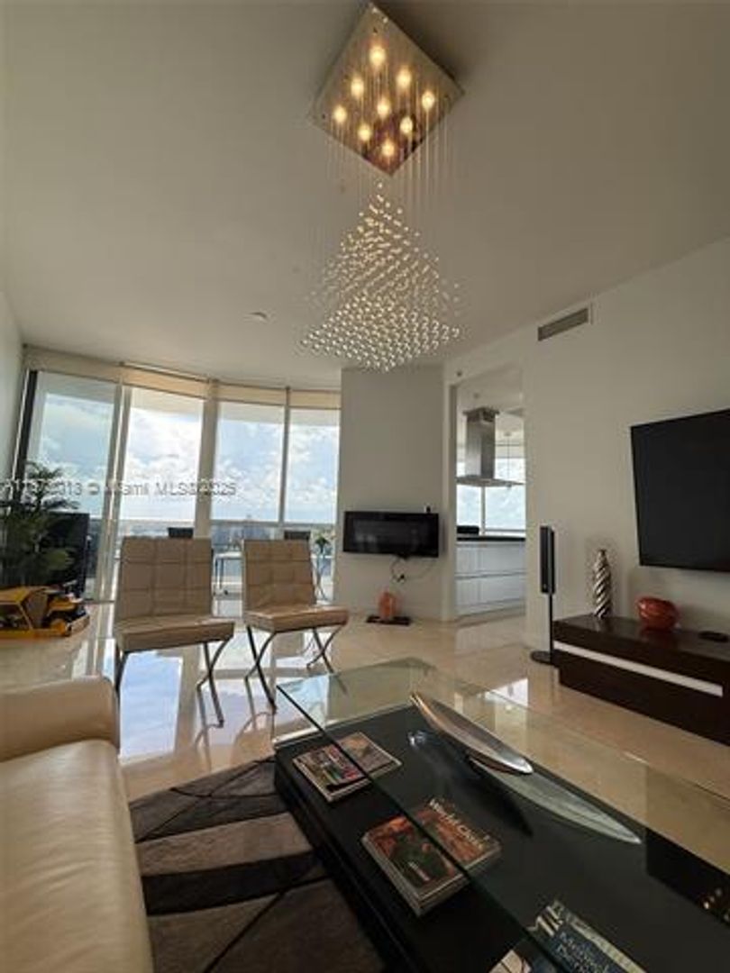 SUNNY ISLES BEACH Apartment: 18201 Collins Ave appt 4001