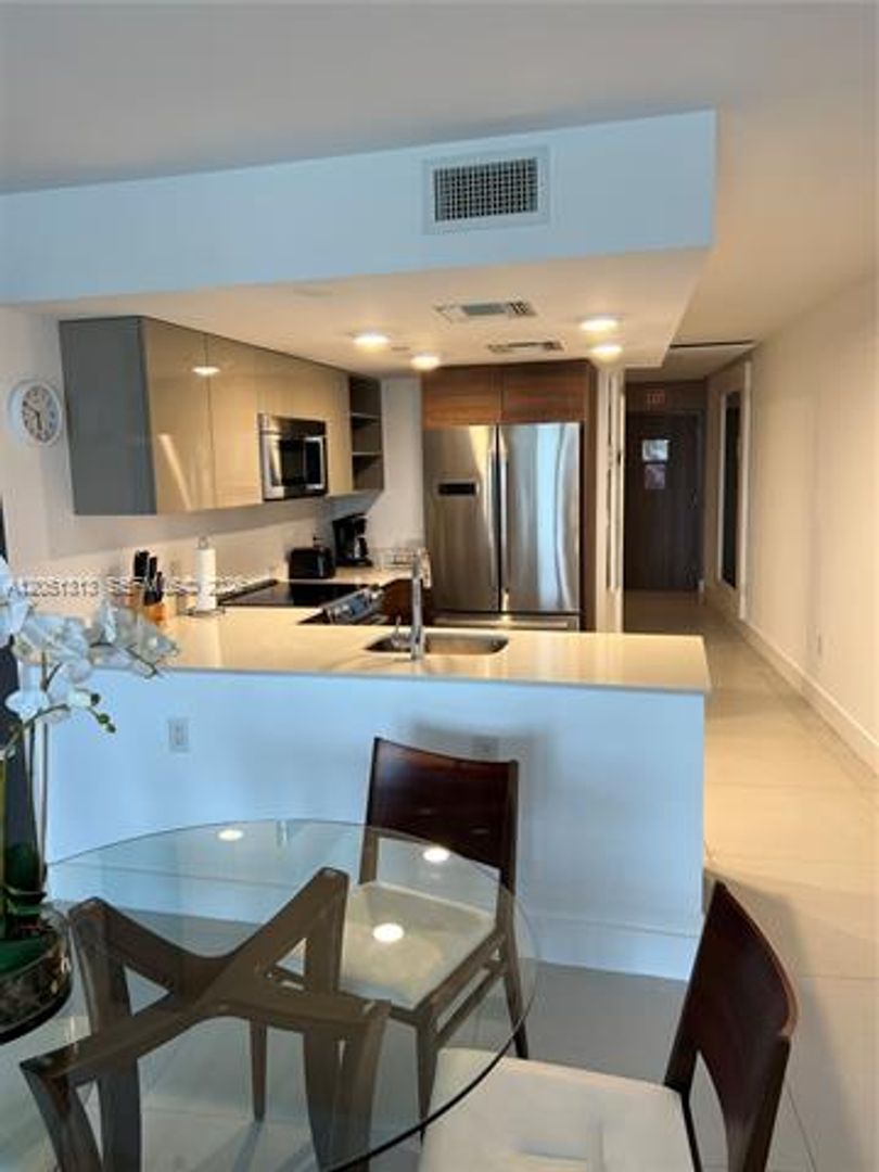 Bay Harbor Islands Condo: 9261 E Bay Harbor Dr cu-403