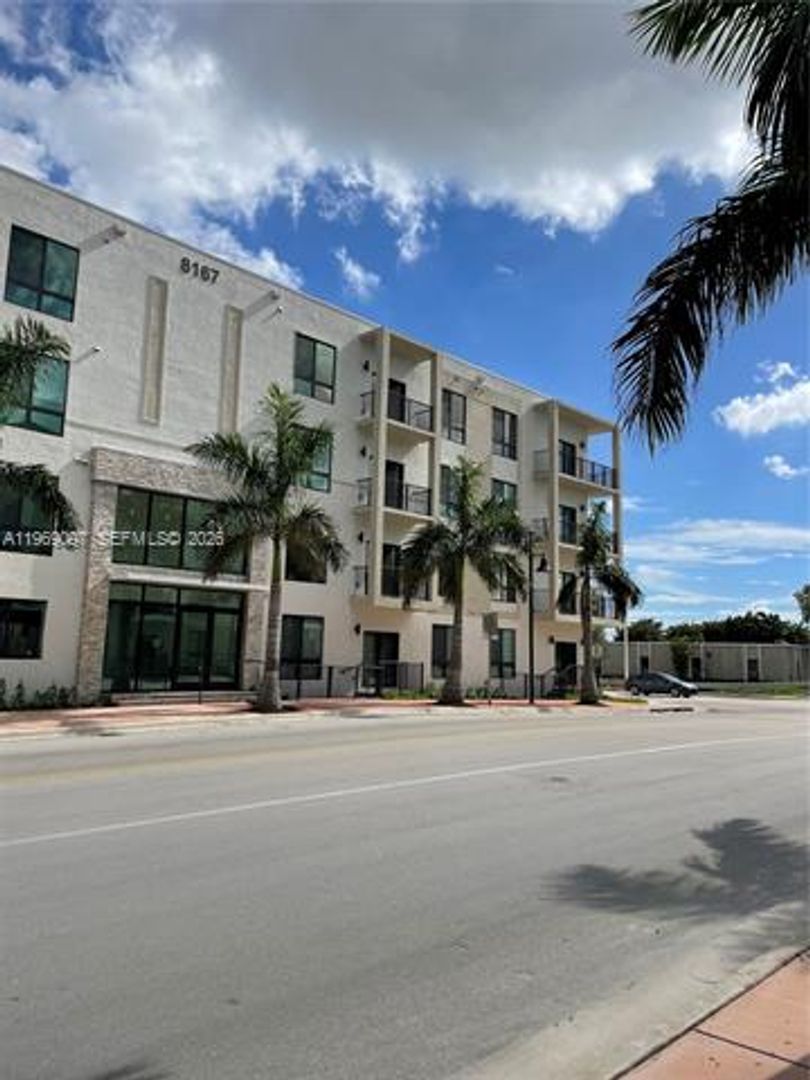 DORAL Apartment: 8167 NW 41st St unit E-201