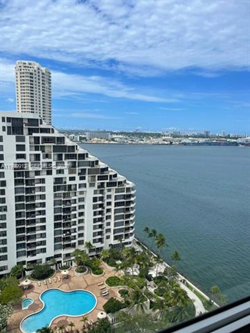 MIAMI Apartment: 770 Claughton Island Dr # PH-19