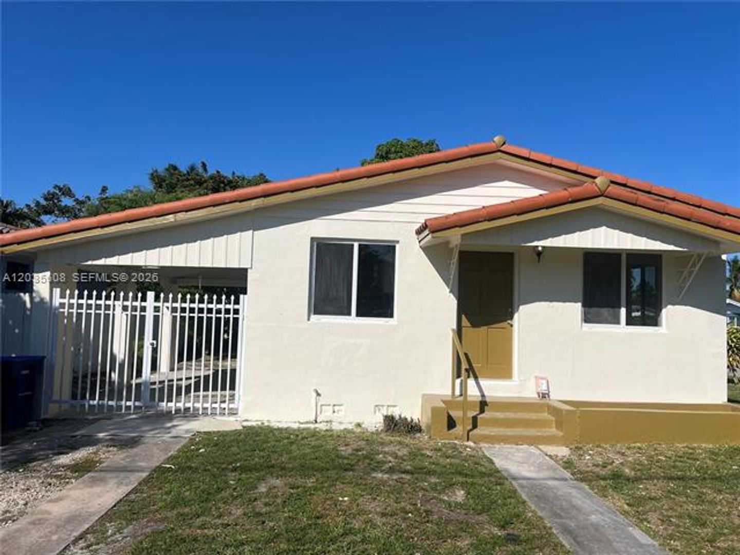 Miami House: 395 NE 112th St