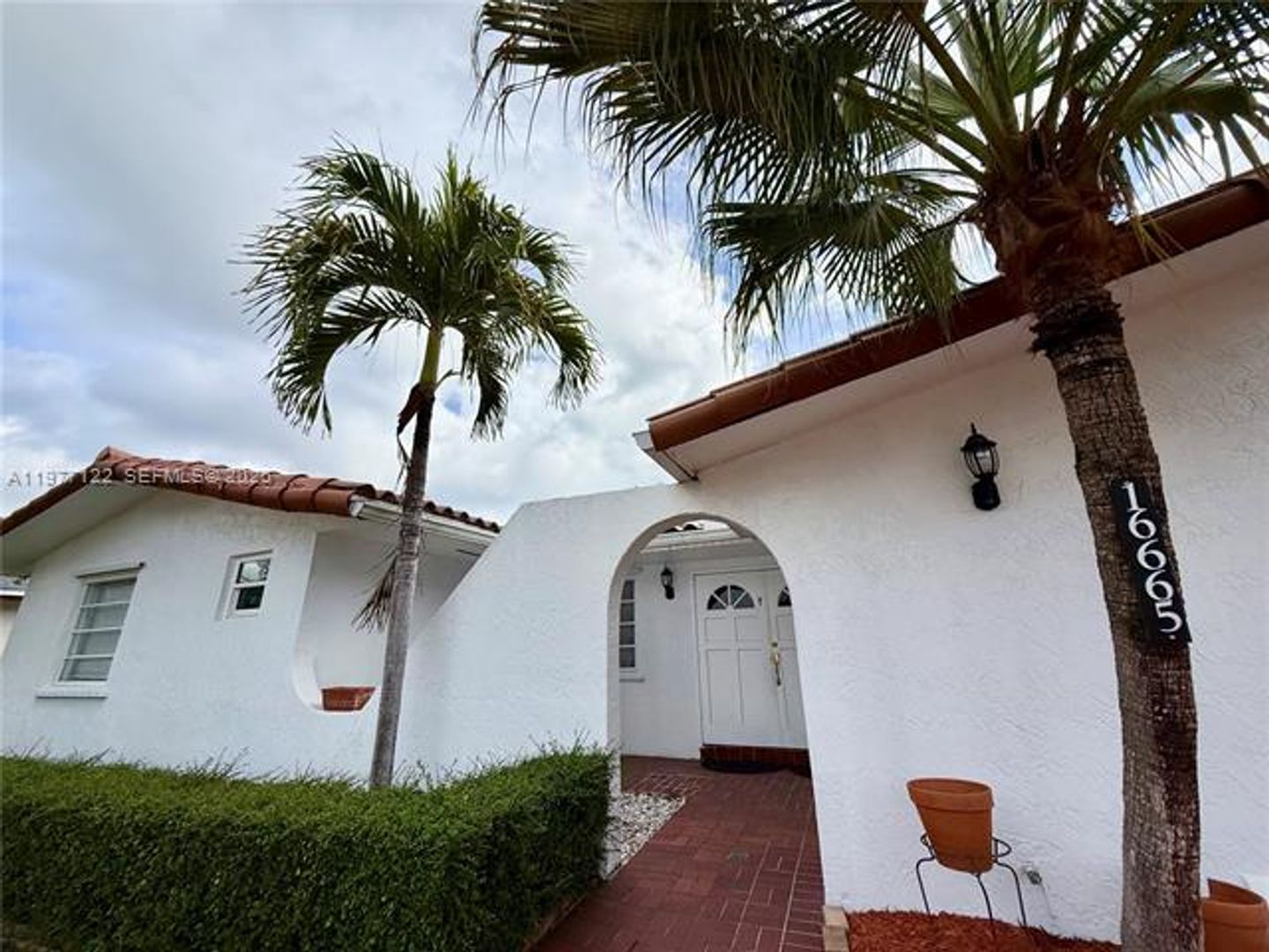 PALMETTO BAY House: 16665 SW SW 93rd Ct