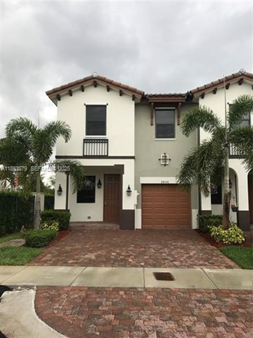 DORAL Townhome: 8806 NW 103rd Ave th 0
