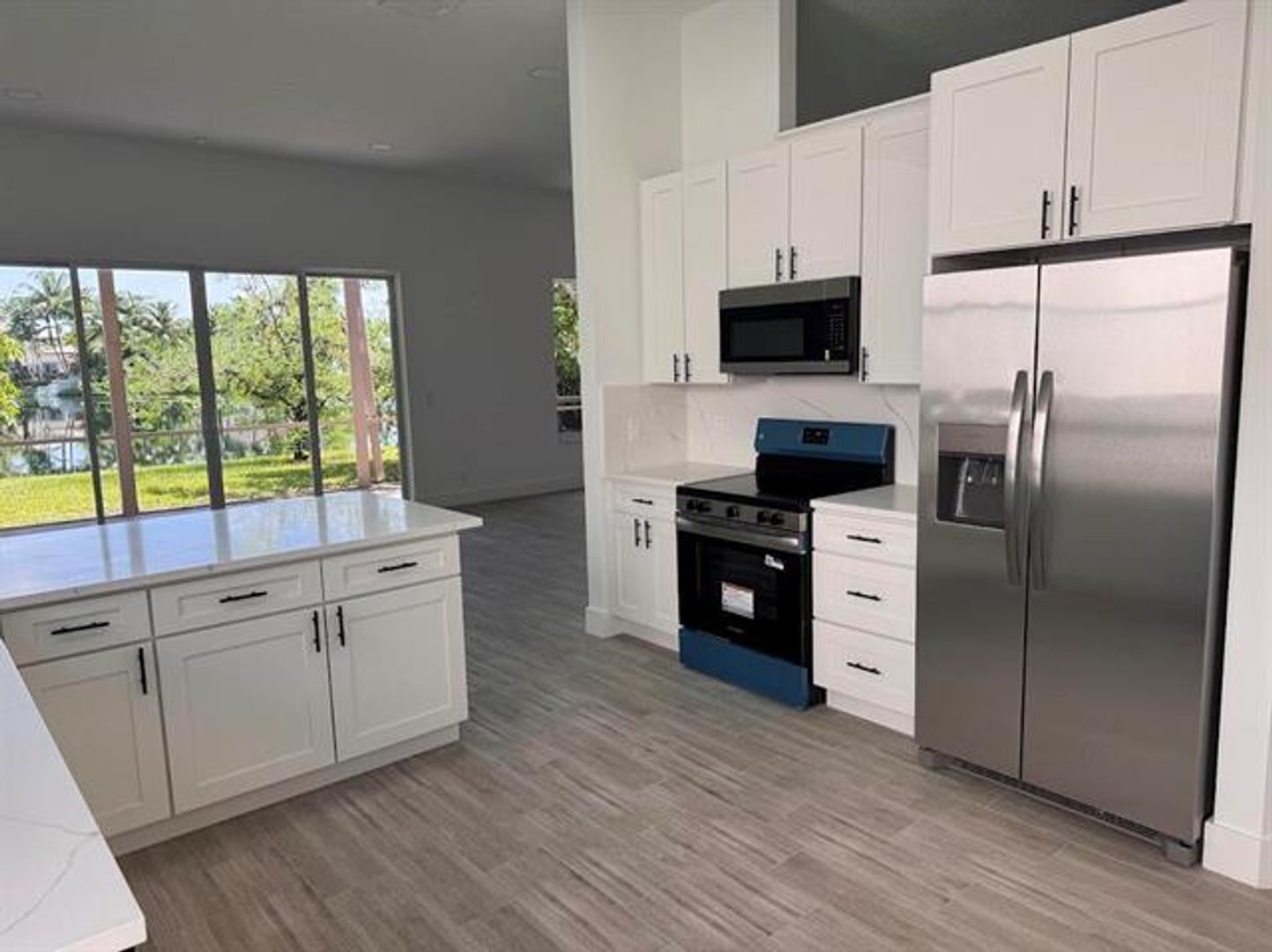 Pembroke Pines House: 13377 NW 14th St # 13377