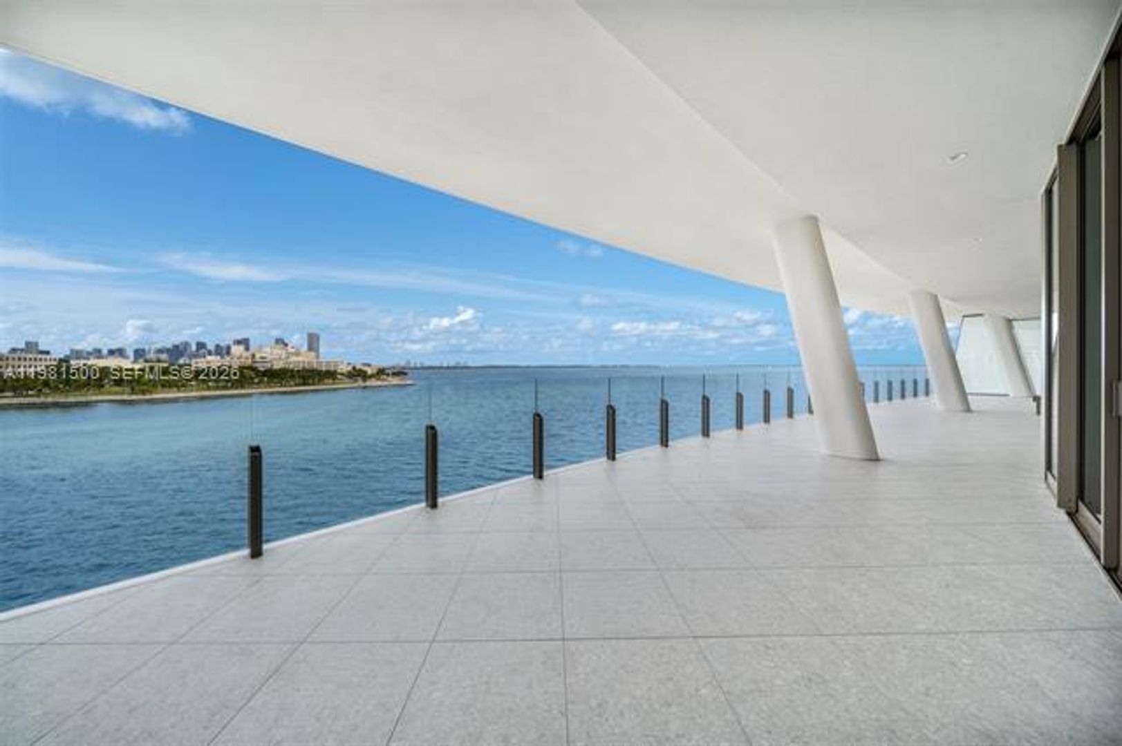 COCONUT GROVE Apartment: 5 Grove Isle Dr # L402