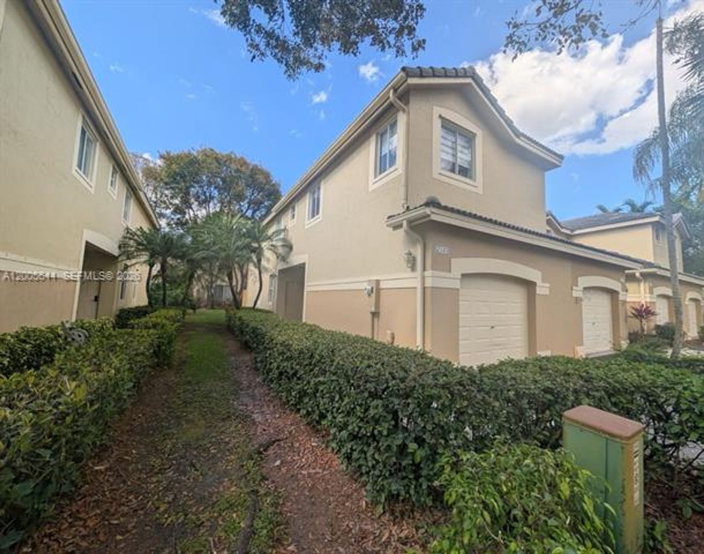 WESTON Townhome: 2143 Hacienda Ter th 2143