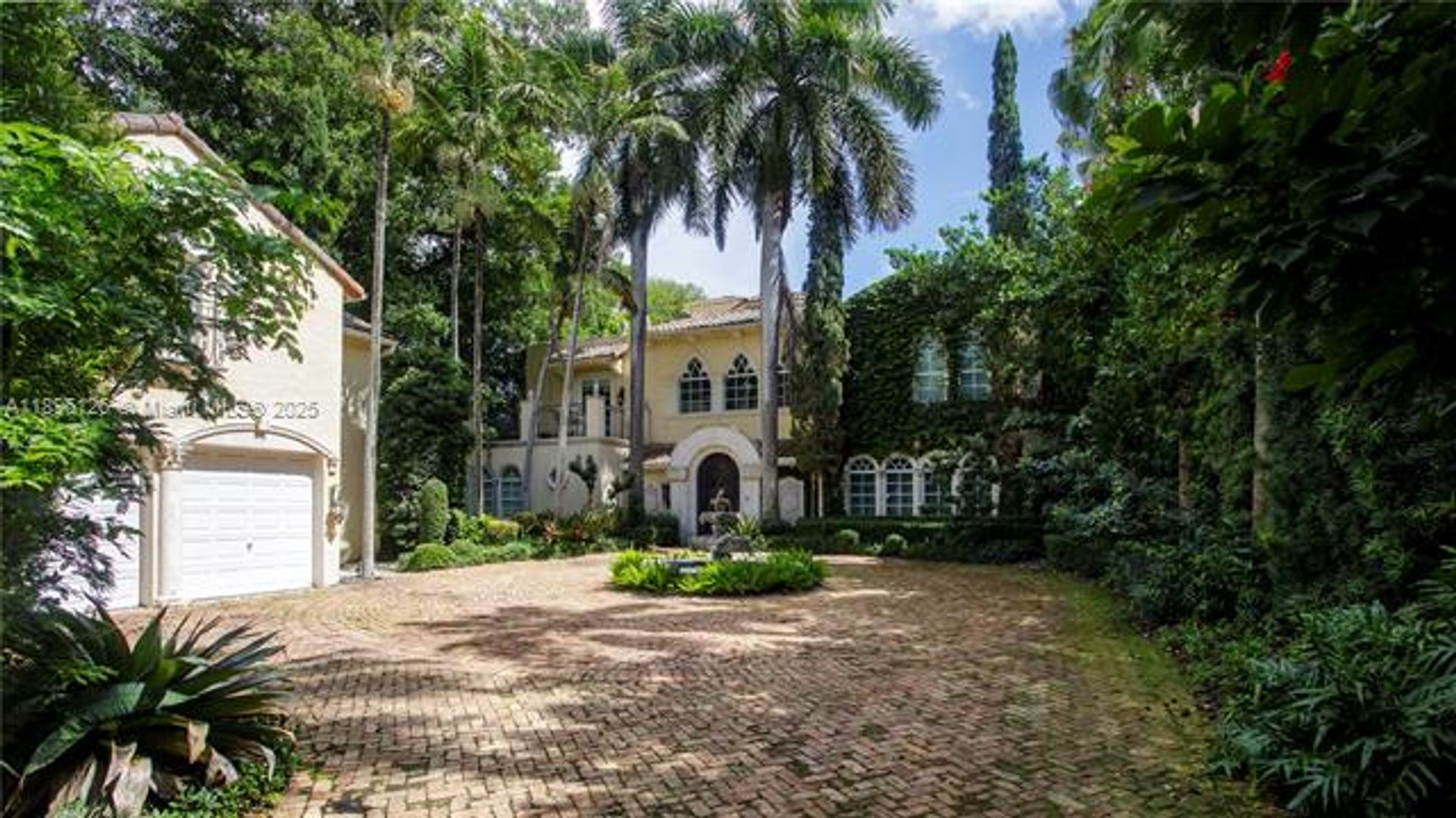 MIAMI BEACH House: 5801 Pine Tree Dr #0