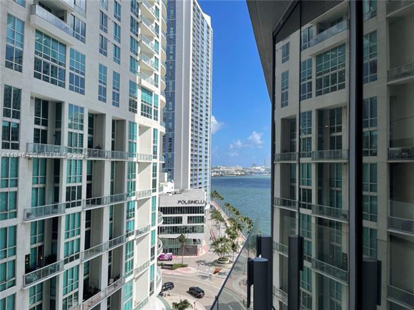 MIAMI Apartment: 300 Biscayne Boulevard Way unit 1006E