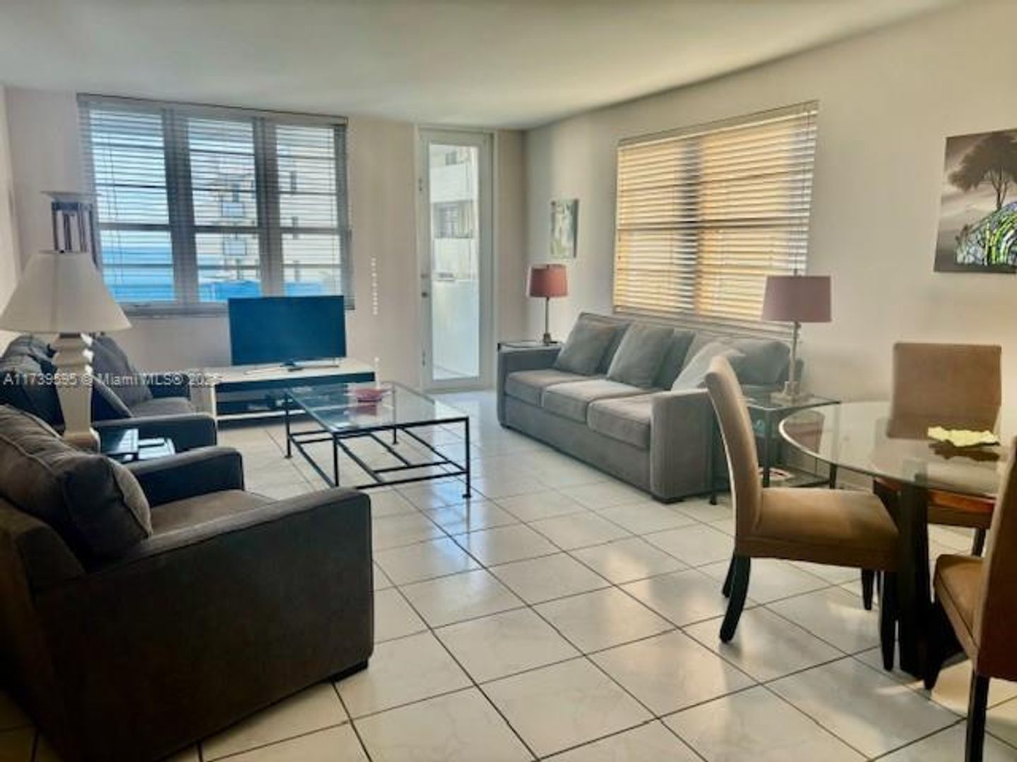 MIAMI BEACH Apartment: 100 Lincoln Rd unit 821