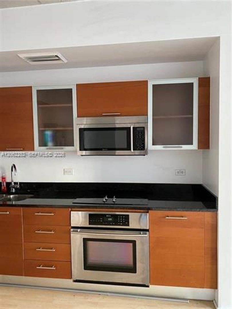 Miami Condo: 3470 E Coast Ave cu-H0404