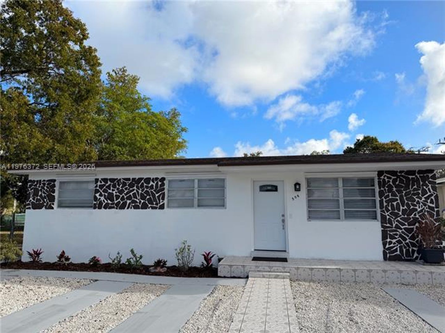 HIALEAH Apartment: 508 E 23rd St # 508