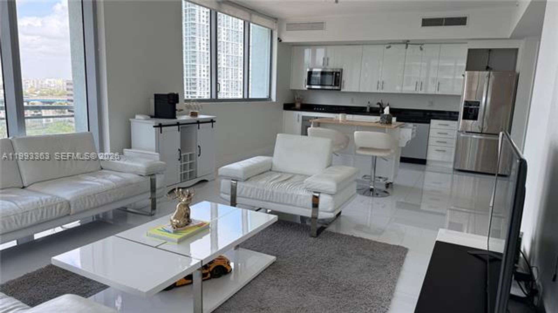 MIAMI Apartment: 92 SW 3rd St # 1505