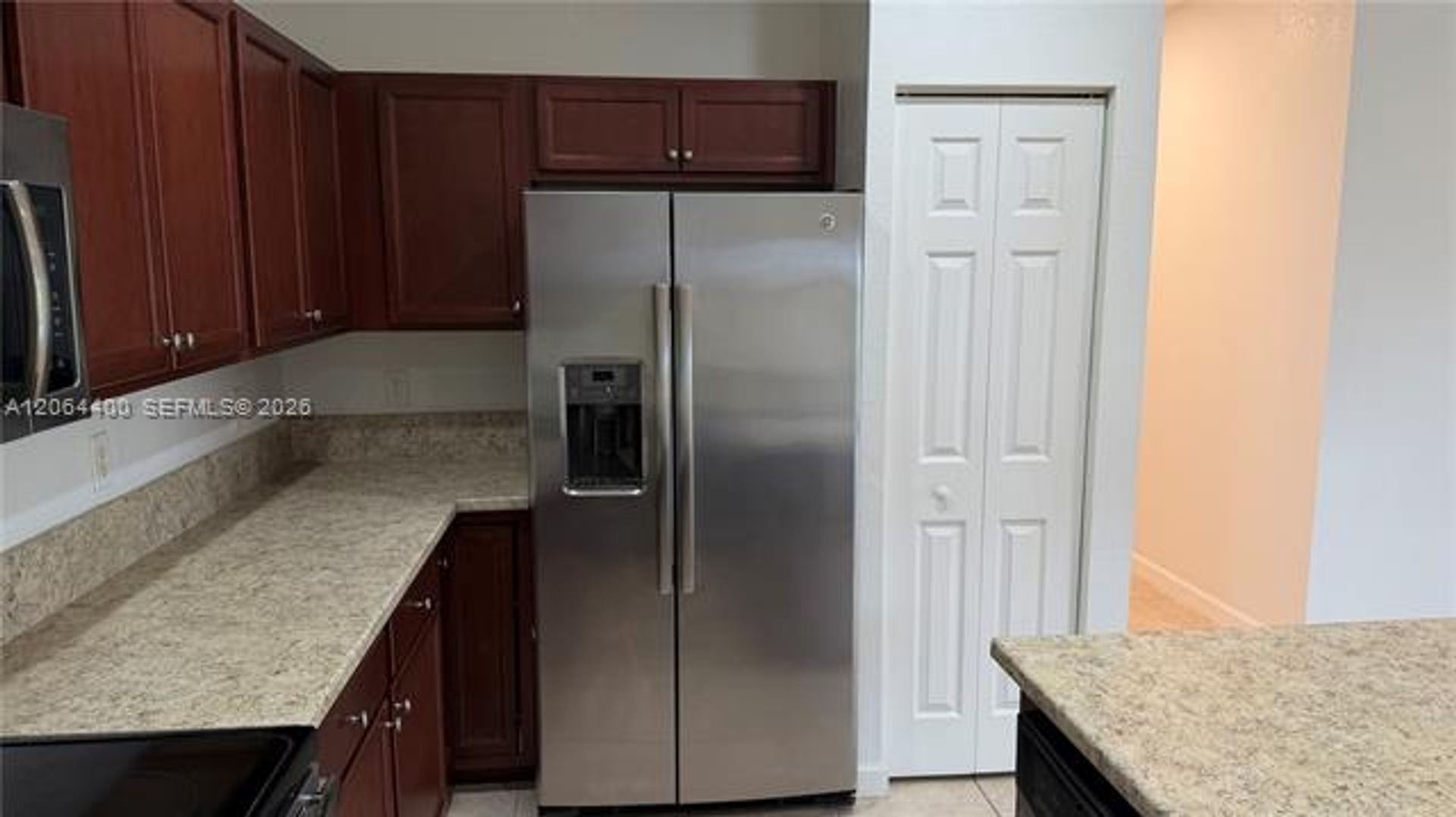 Homestead House: 737 SE 37th Pl # 737