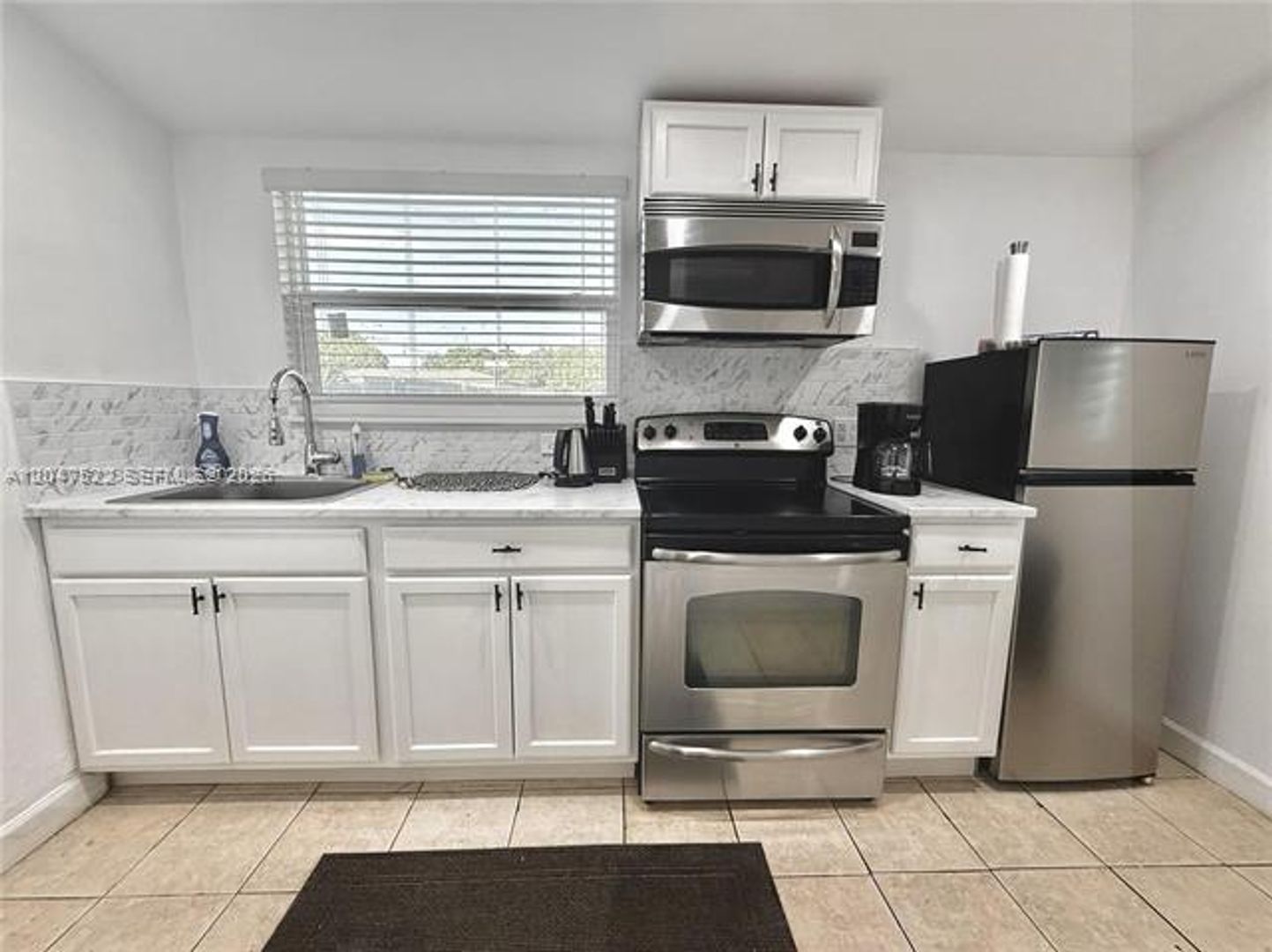 Miami House: 947 NE 149th St # 947
