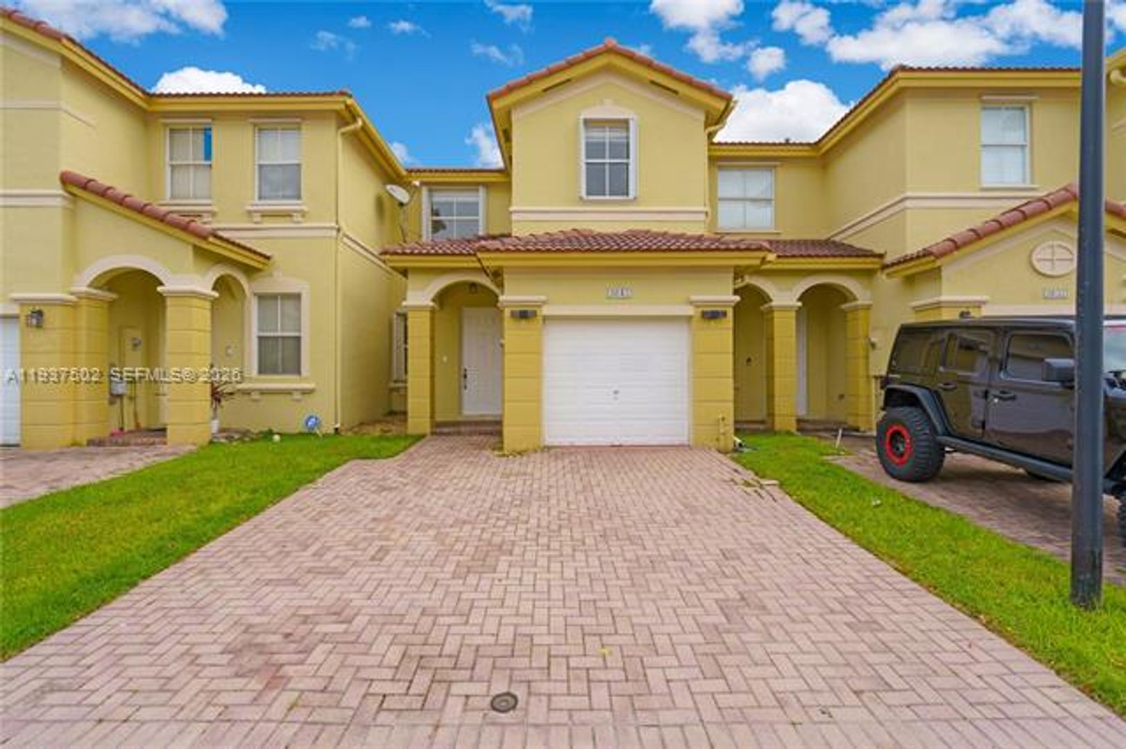 DORAL Townhome: 8643 NW 112th Pl th 8643
