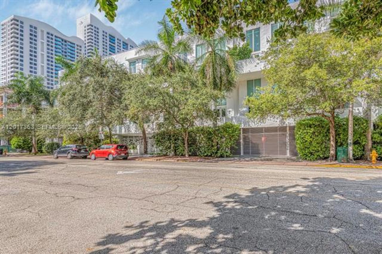 Miami Beach Condo: 1428 West Ave #206