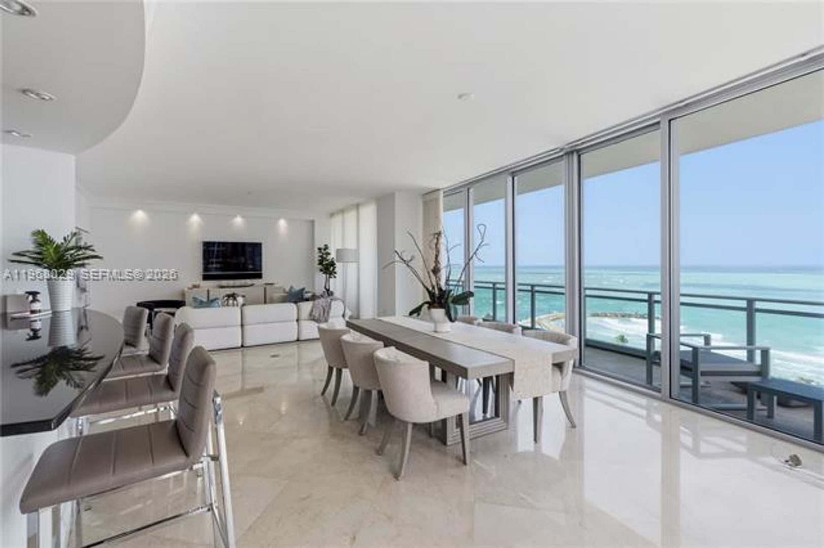 BAL HARBOUR Apartment: 10295 Collins Ave appt 801