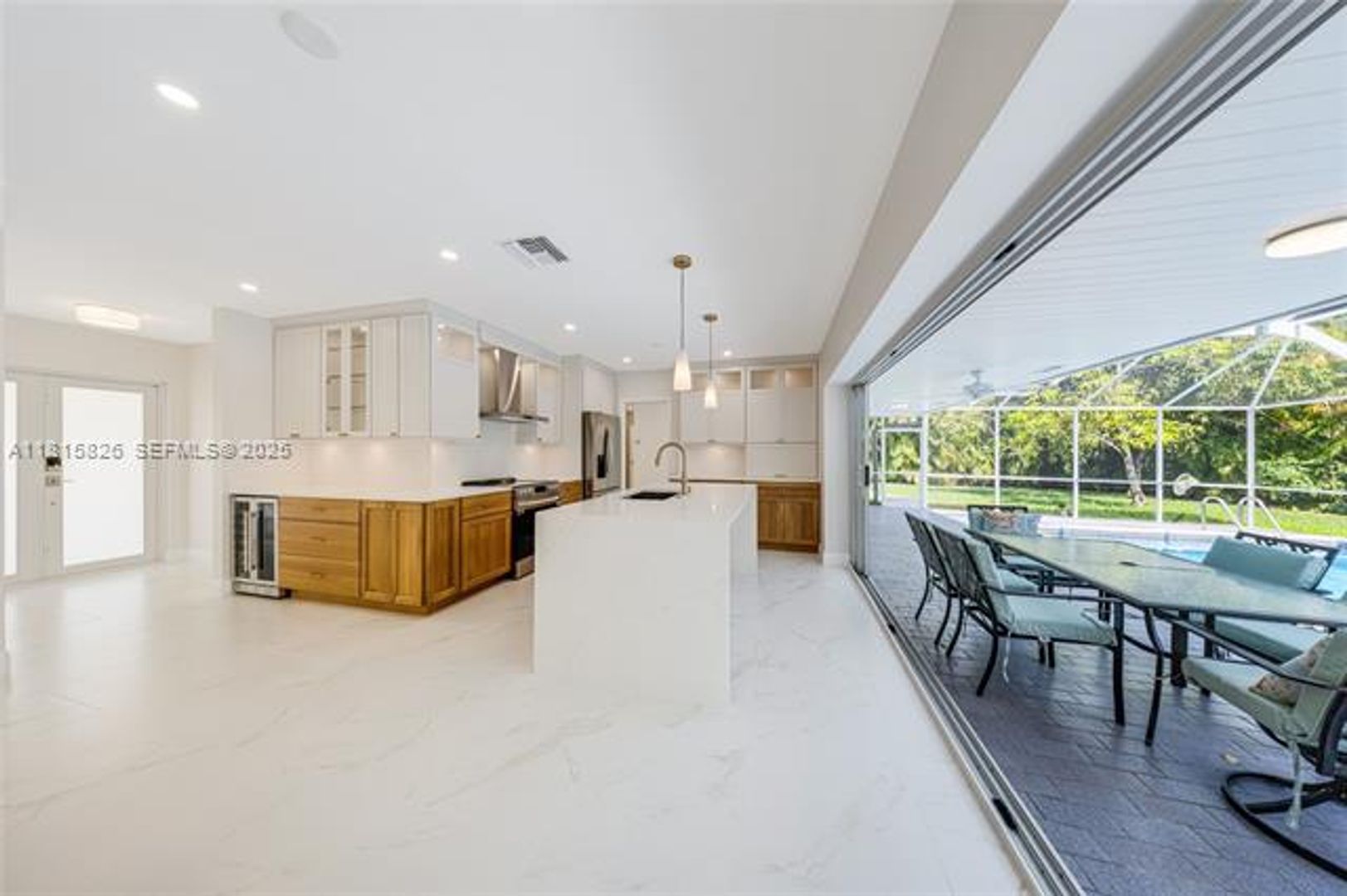 PALMETTO BAY House: 8825 SW 151st St #0