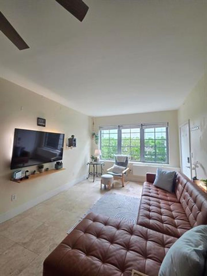 Miami Beach Condo: 1045 Lenox Ave # 6