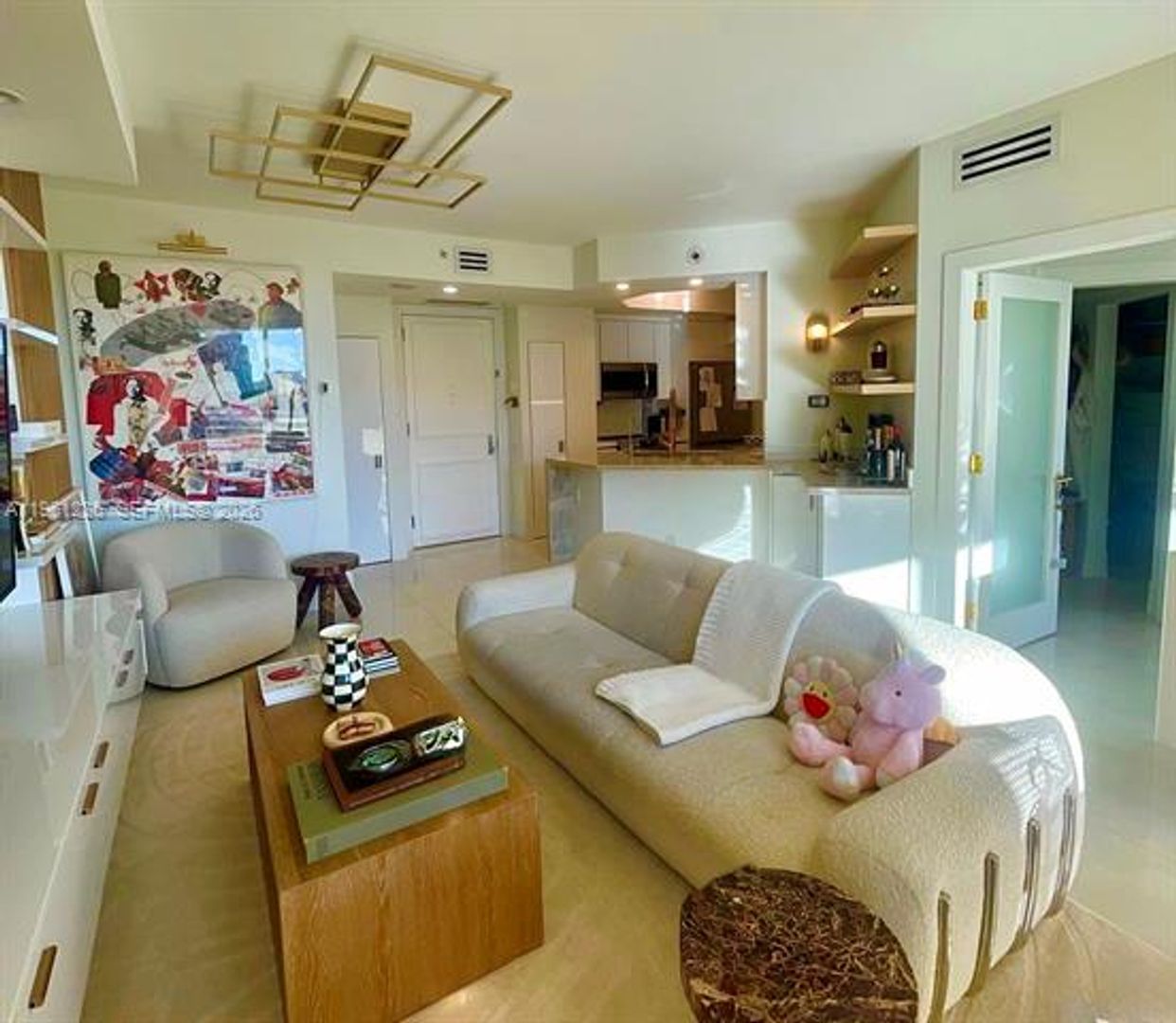 Miami Apartment: 888 Brickell Key Dr unit 802