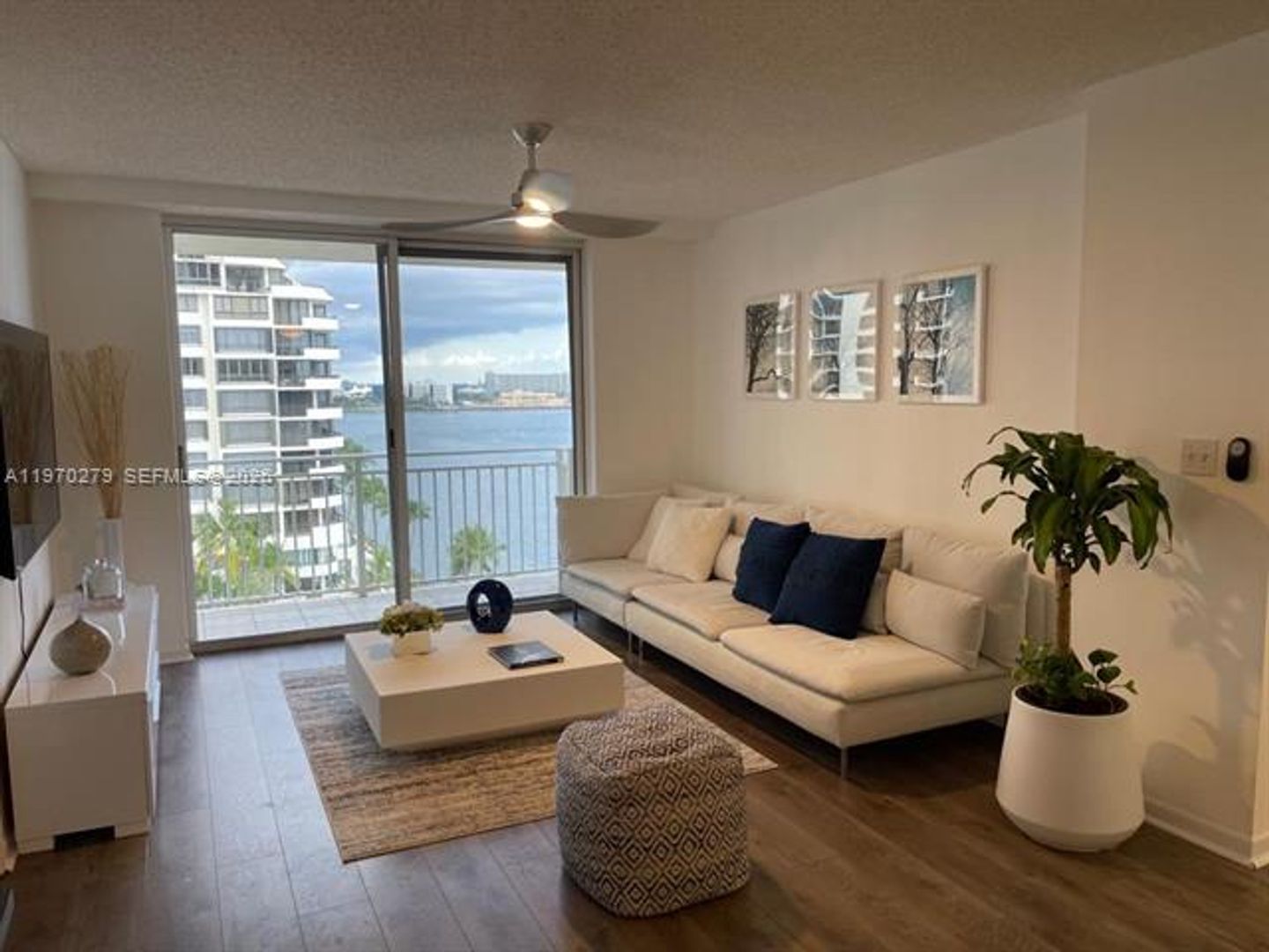 MIAMI Apartment: 770 NE Claughton Island Dr # 1013