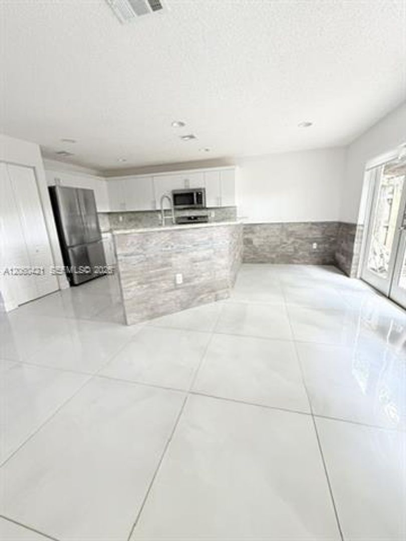 Doral Townhome: 11612 NW 50th Ter th 11612
