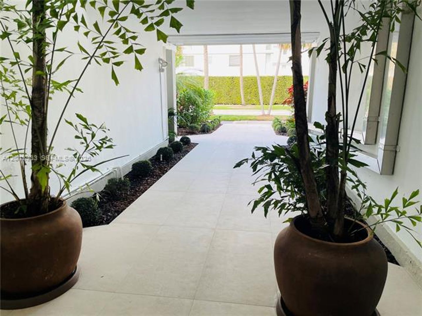 Key Biscayne Condo: 290 Sunrise Dr #312