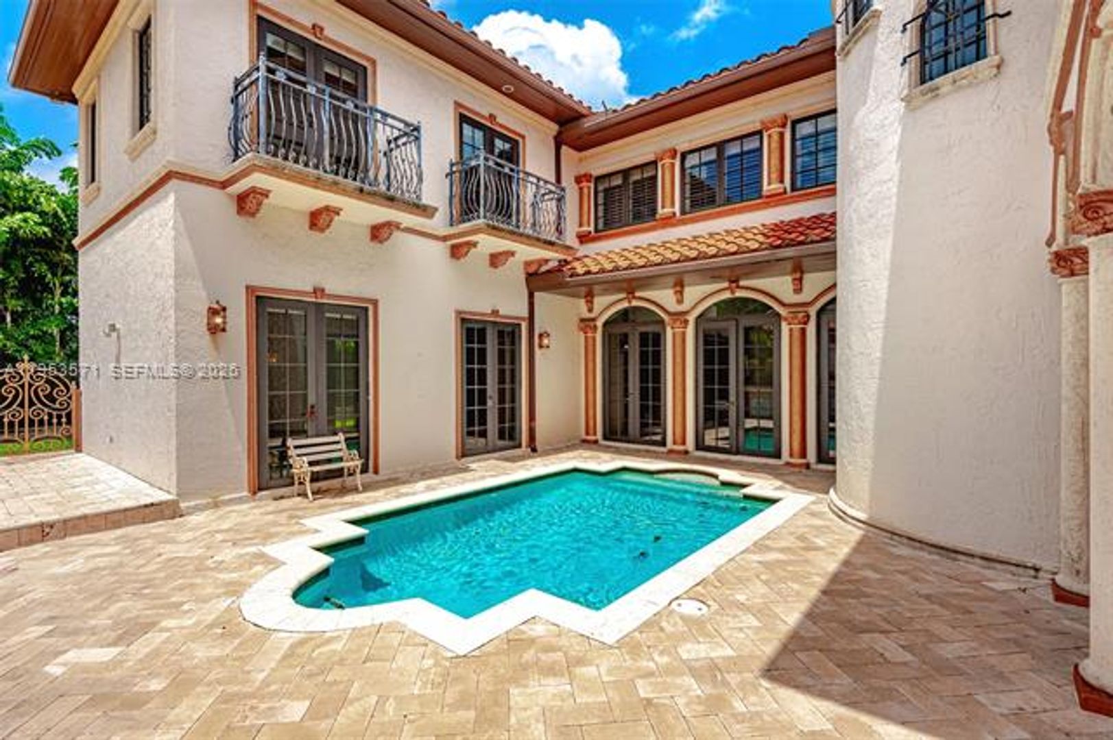 GOLDEN BEACH House: 674 Ocean Blvd #0