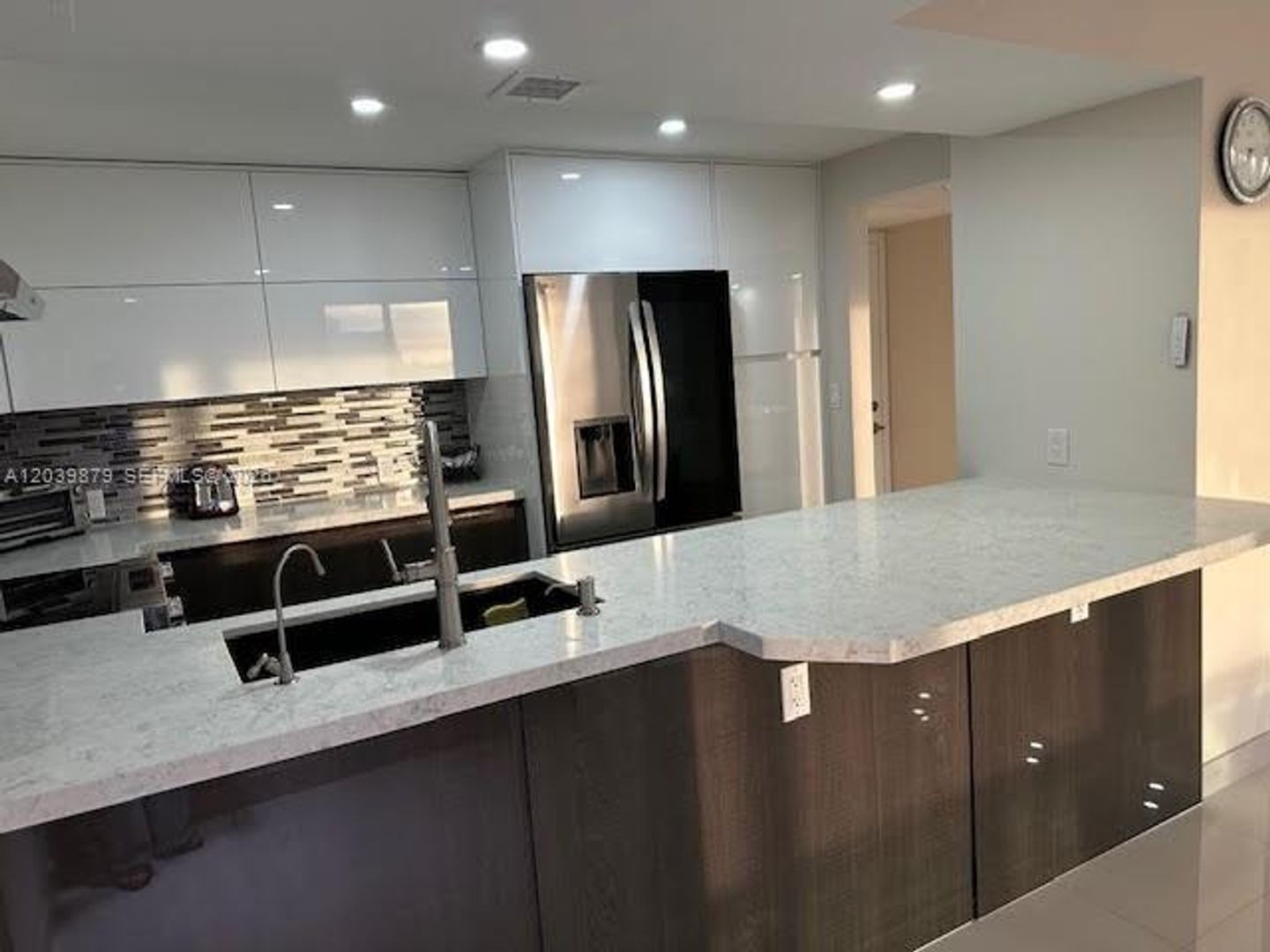 Sunny Isles Beach Condo: 100 Bayview Dr # 904