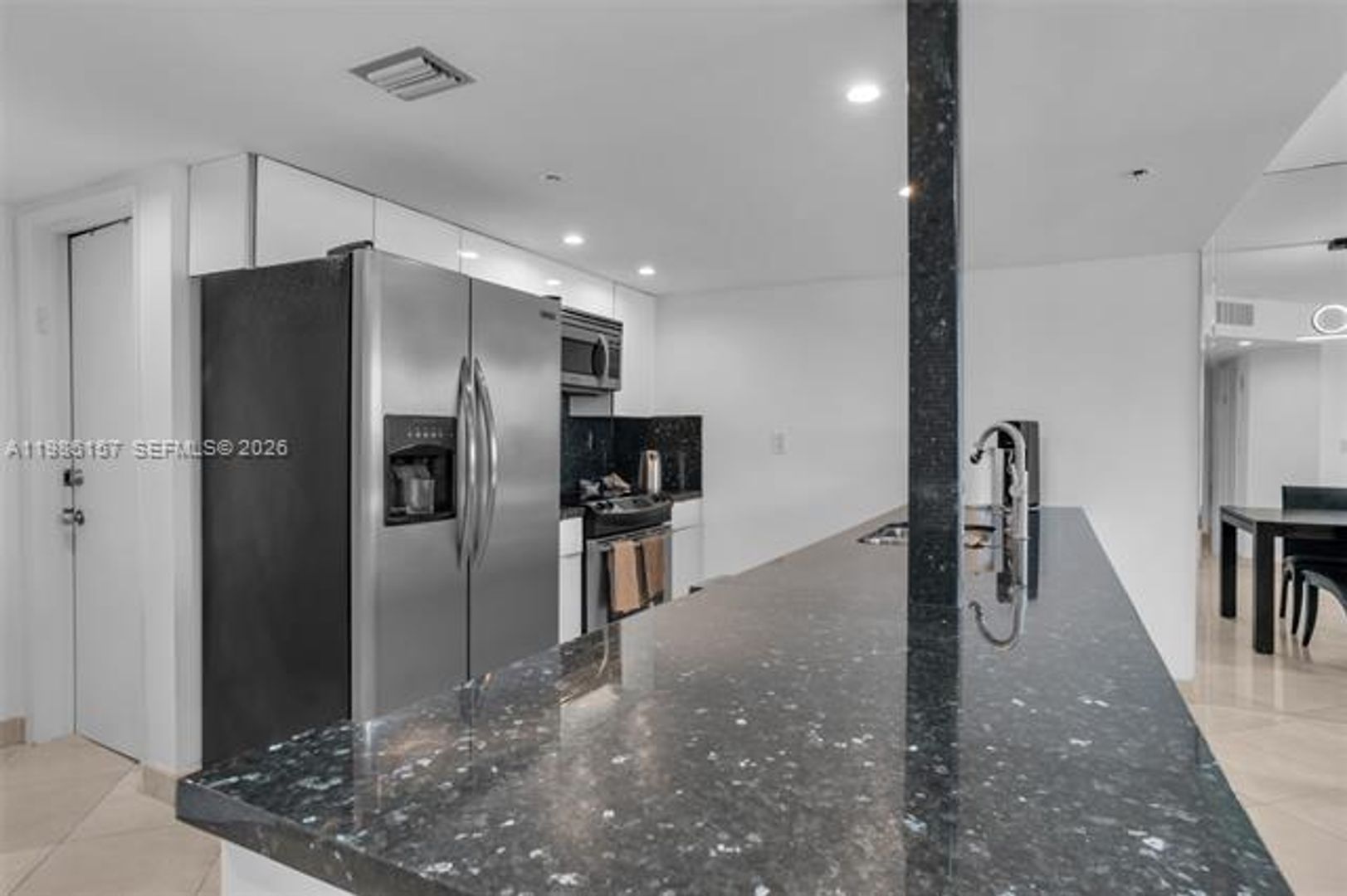 Miami Condo: 1717 N Bayshore Dr cu-A-3332