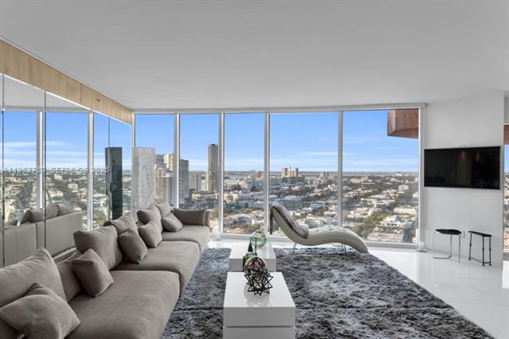 MIAMI BEACH Apartment: 300 S Pointe Dr unit 3105