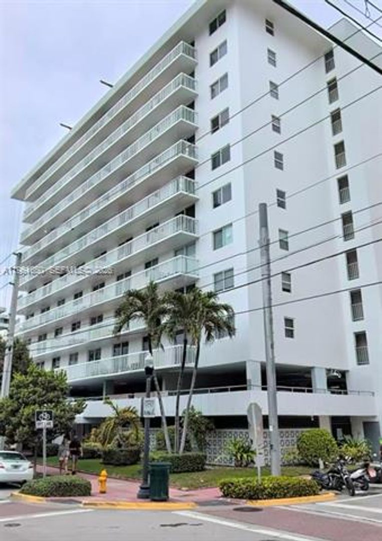 Miami Beach Apartment: 401 Ocean Dr unit 716