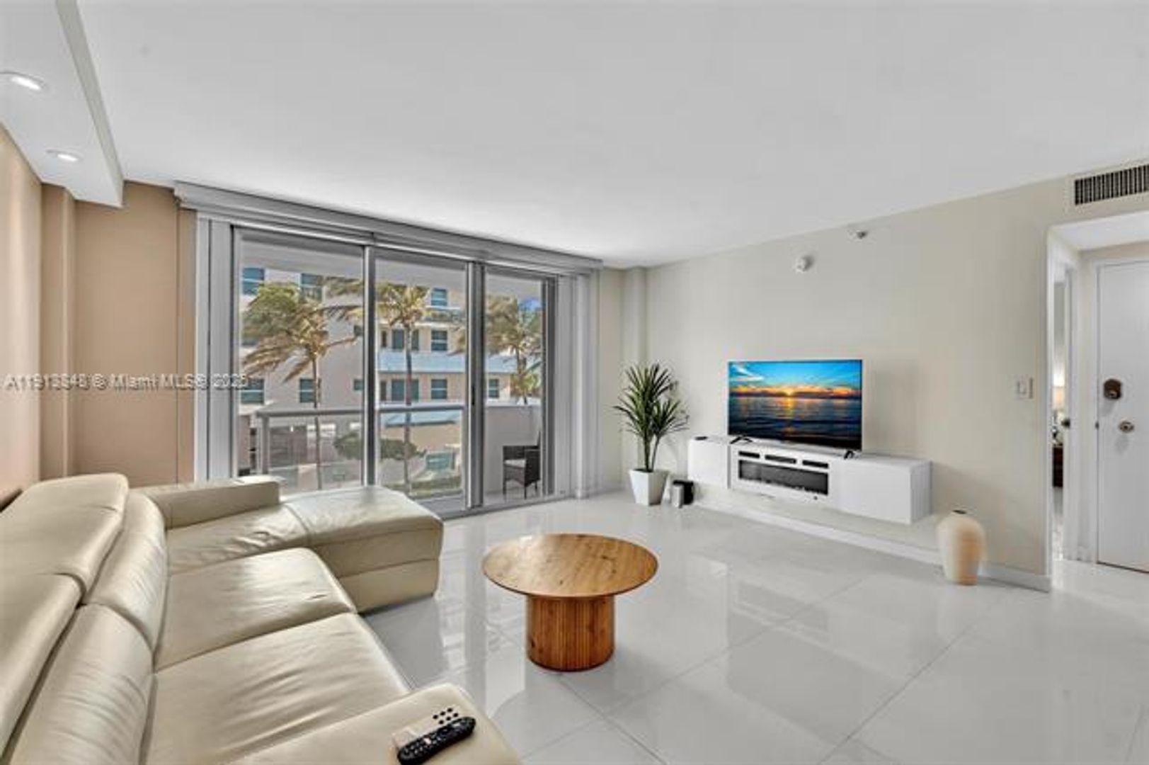 SURFSIDE Apartment: 9195 Collins Ave appt 303
