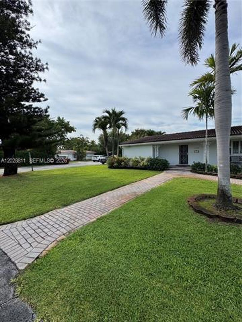 Miami Shores House: 1030 NE 107th St