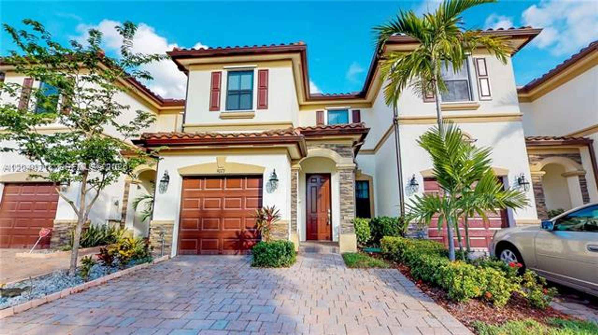 Hialeah Townhome: 9073 W 33rd Ave