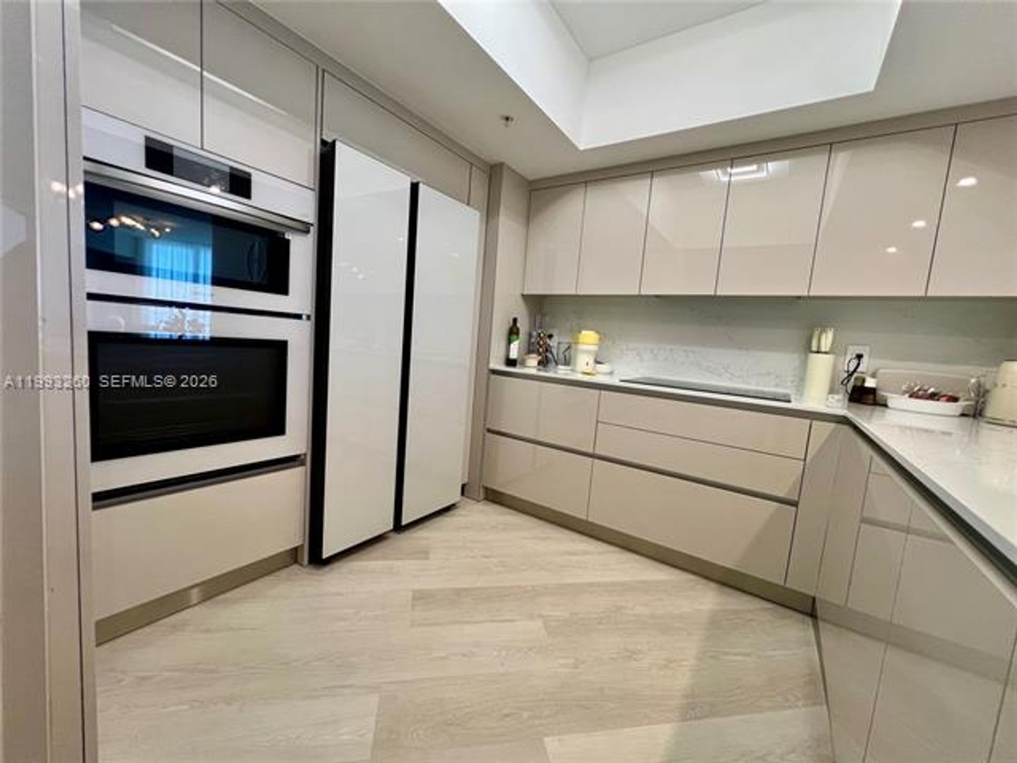 SUNNY ISLES BEACH Apartment: 16699 Collins Ave appt 2010