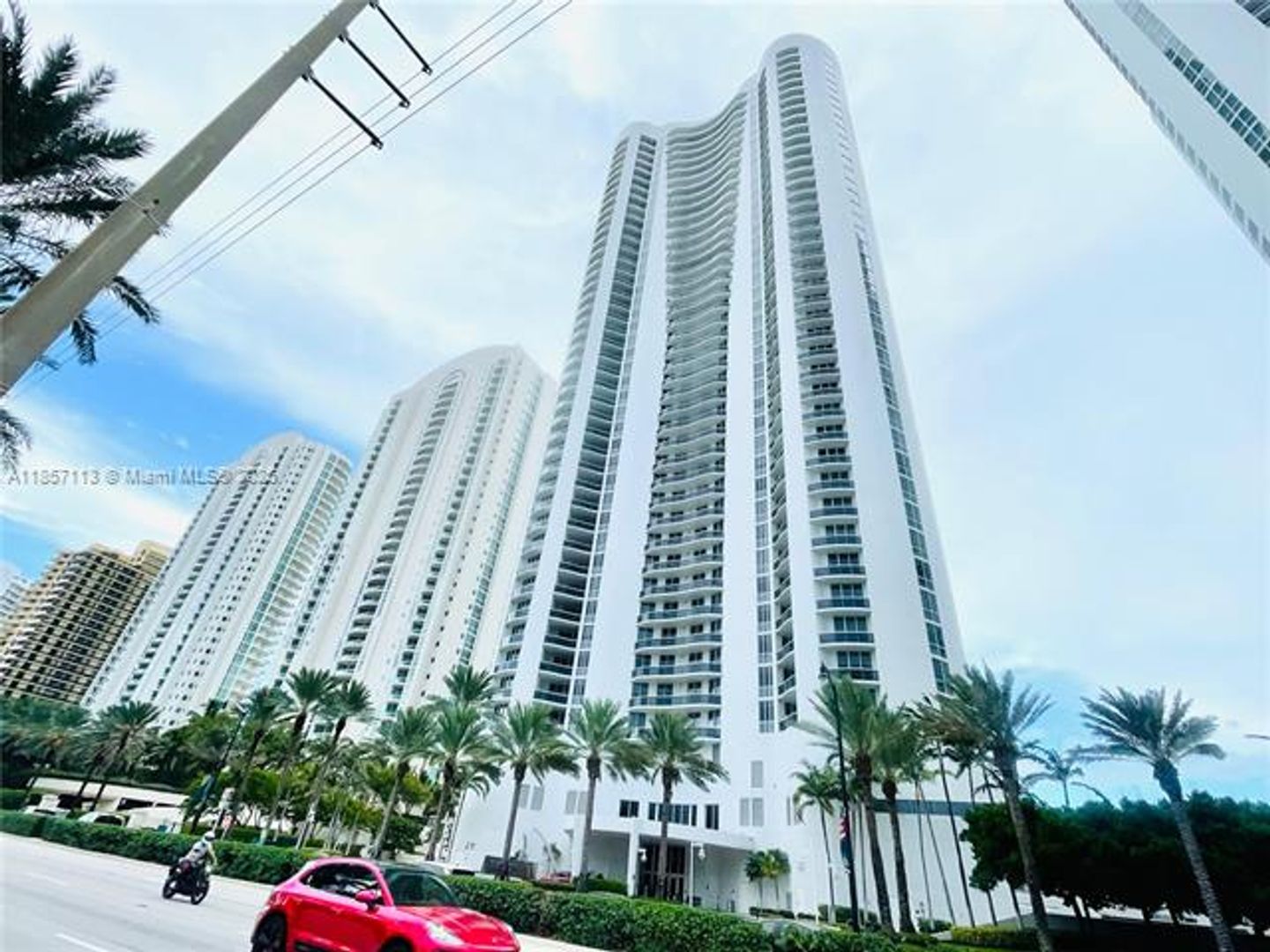 SUNNY ISLES BEACH Apartment: 16001 Collins Ave appt 1402