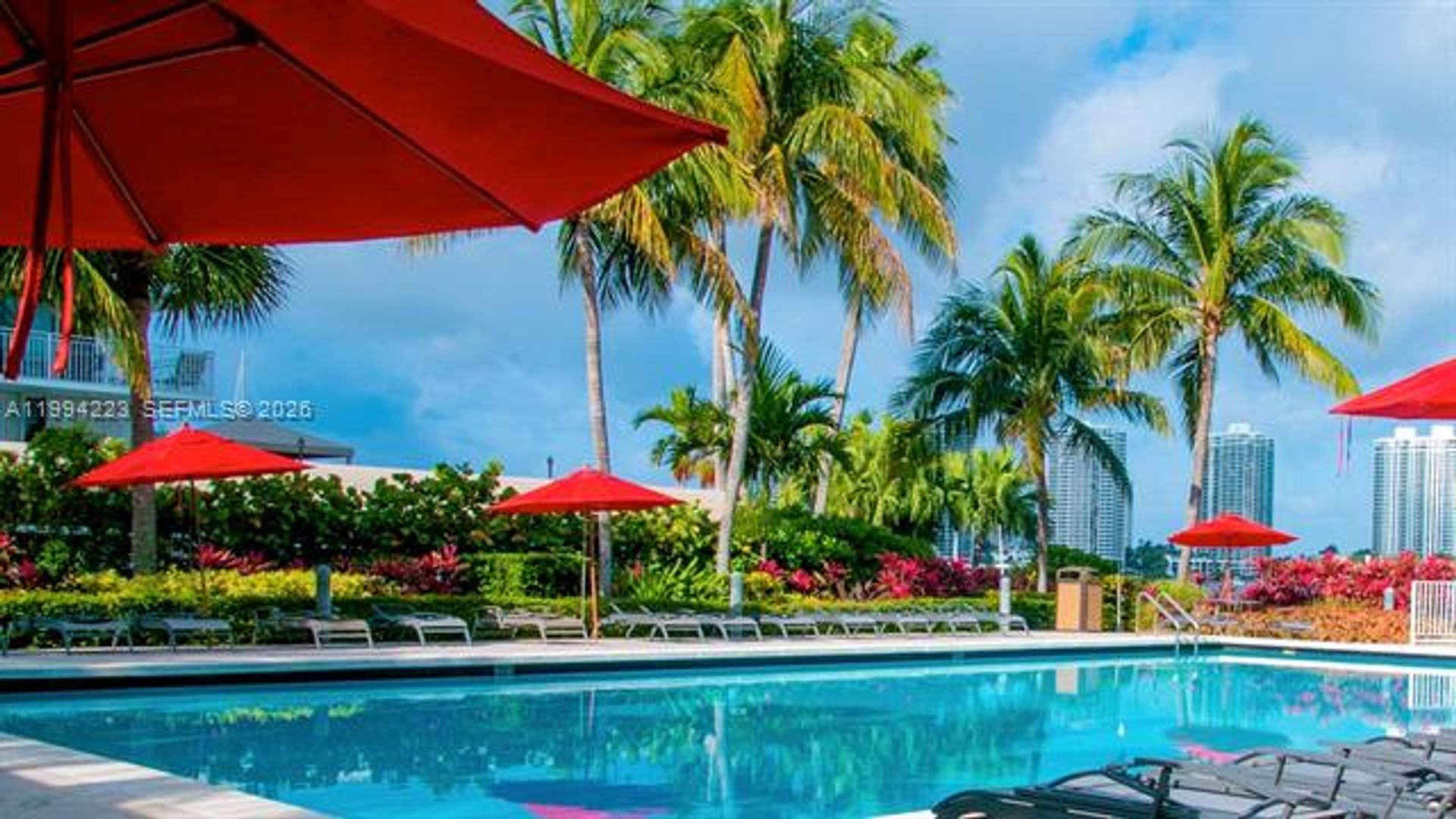 SUNNY ISLES BEACH Apartment: 18100 N Bay Rd # 906